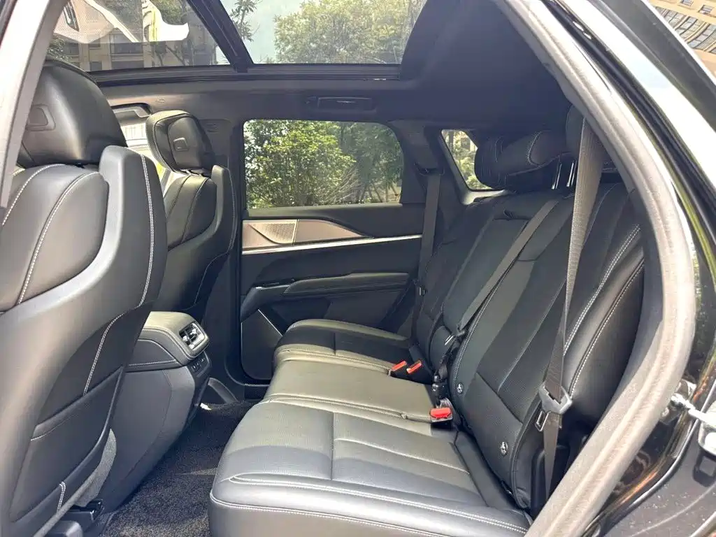 Cadillac XT5 — миниатюра 7