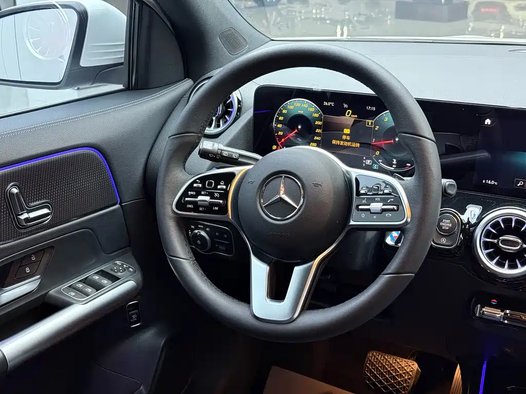 Mercedes-Benz GLA — миниатюра 7