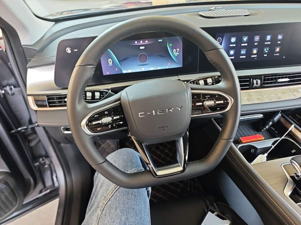 CHERY Tiggo 5x 1.5 л 2026 г. Серебристо-серый, пробег 1500 км