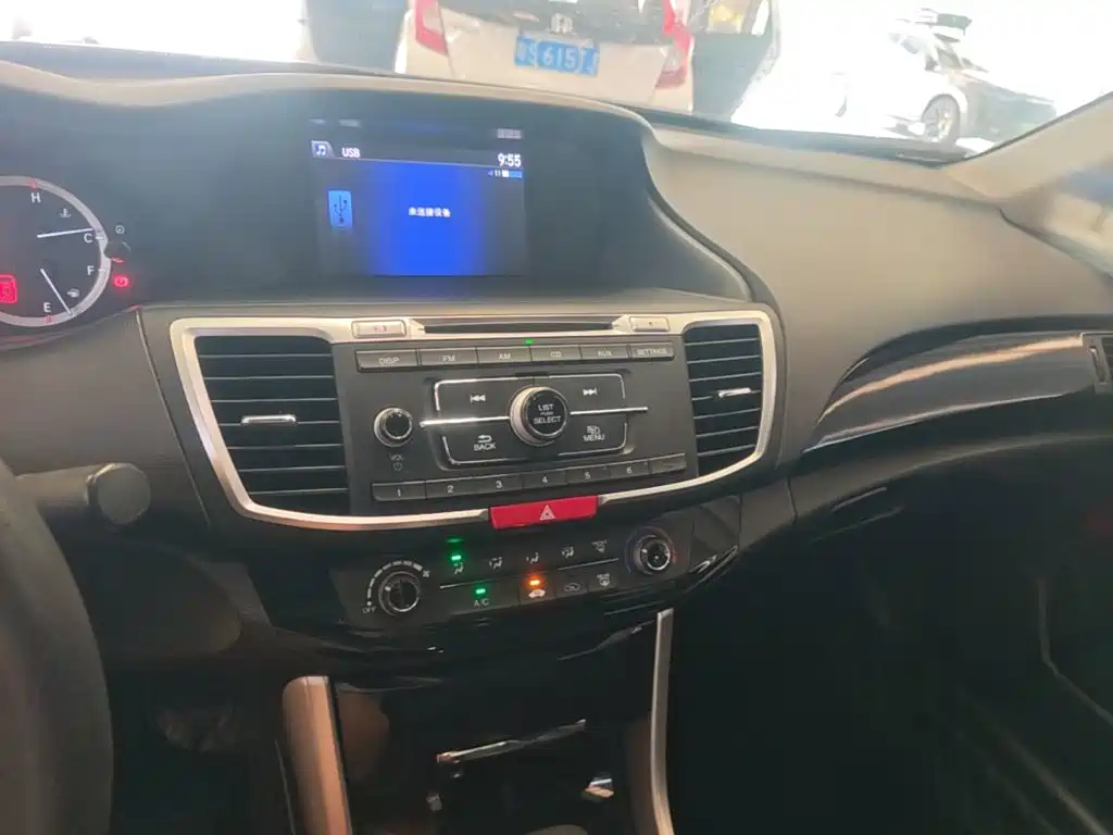 Honda Accord — миниатюра 13