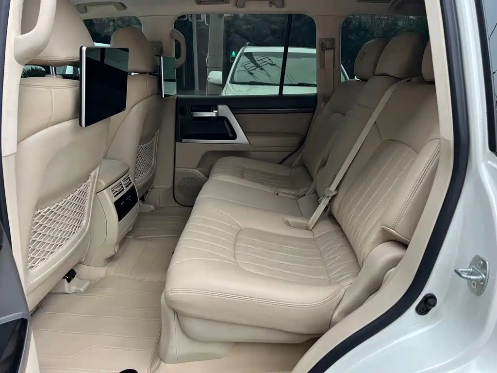Toyota Land Cruiser — миниатюра 8