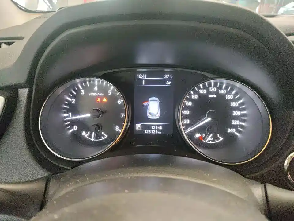 Nissan Qashqai — миниатюра 8
