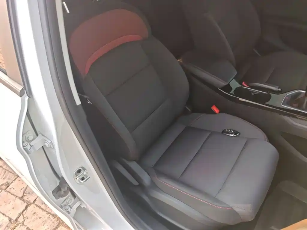 MG MG5 — миниатюра 25