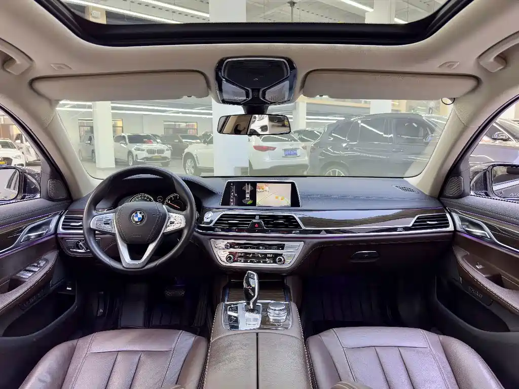 BMW 7 Series — миниатюра 16