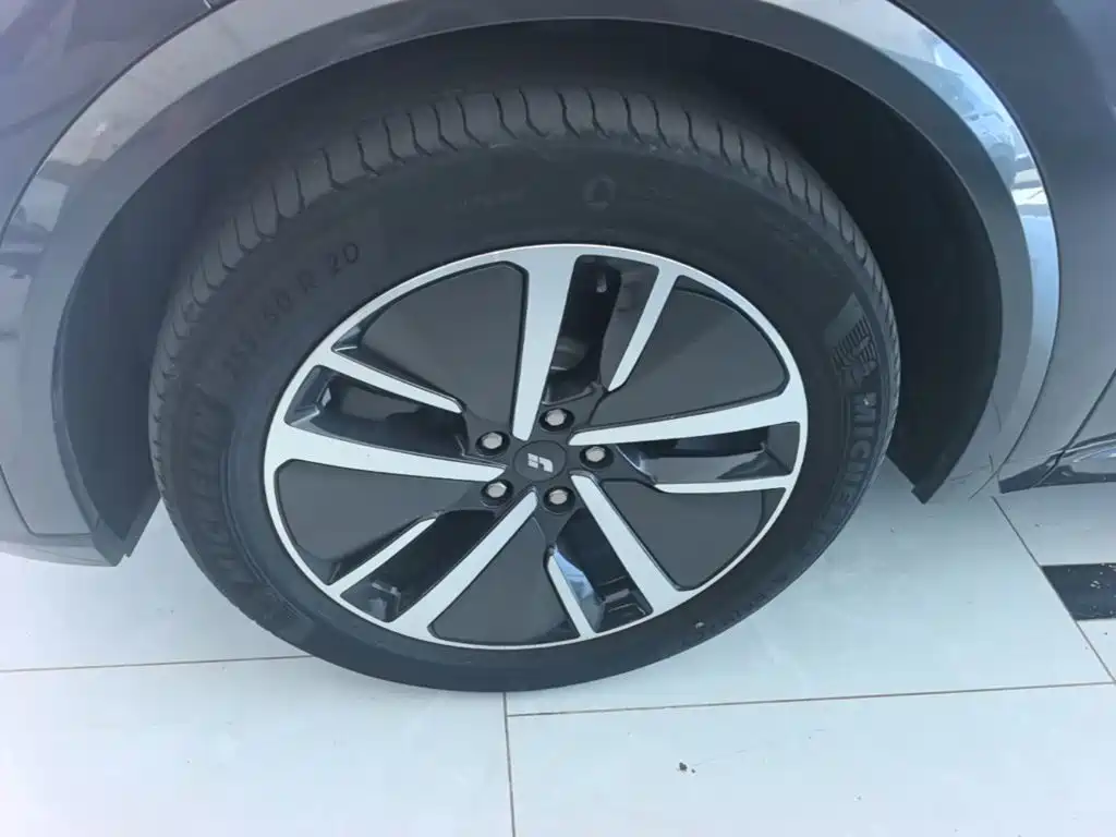 Li Auto Li L8 — миниатюра 23
