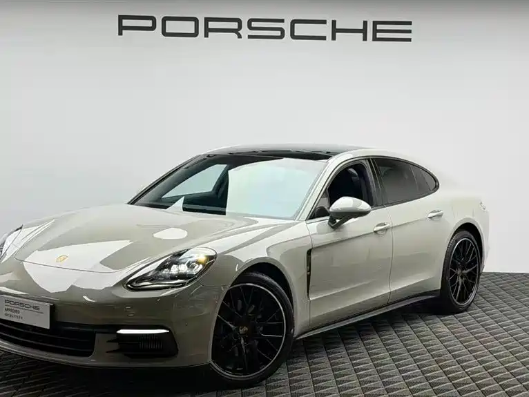 Porsche Panamera 2021