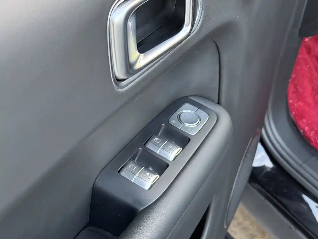 Li Auto Li L8 — миниатюра 8