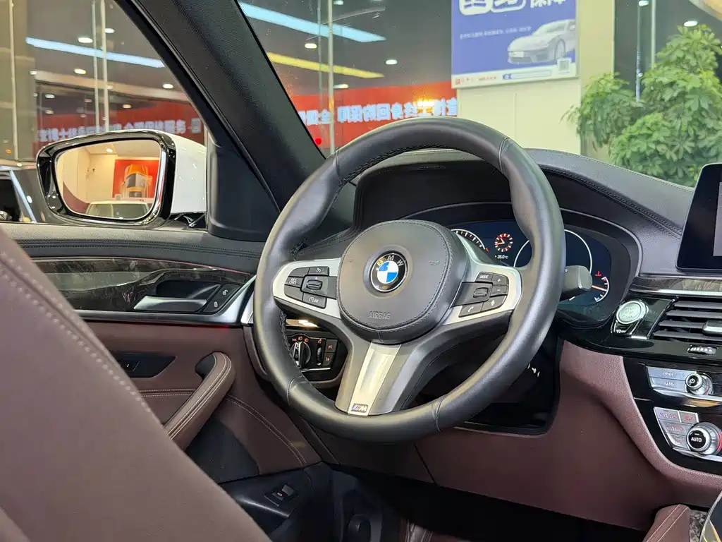 BMW 5 Series — миниатюра 16