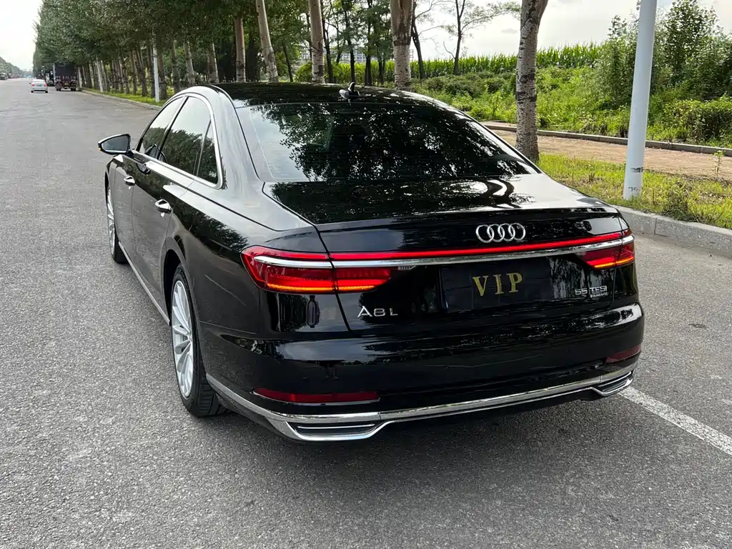 Audi A8 — миниатюра 7