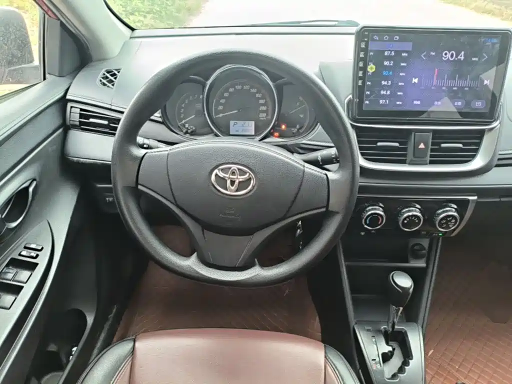 Toyota Yaris L — миниатюра 11