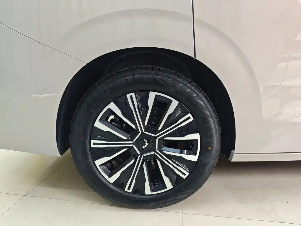 Wuling Xingguang 730 New Energy — миниатюра 21