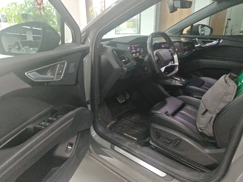 Audi Q4 e-tron — миниатюра 16