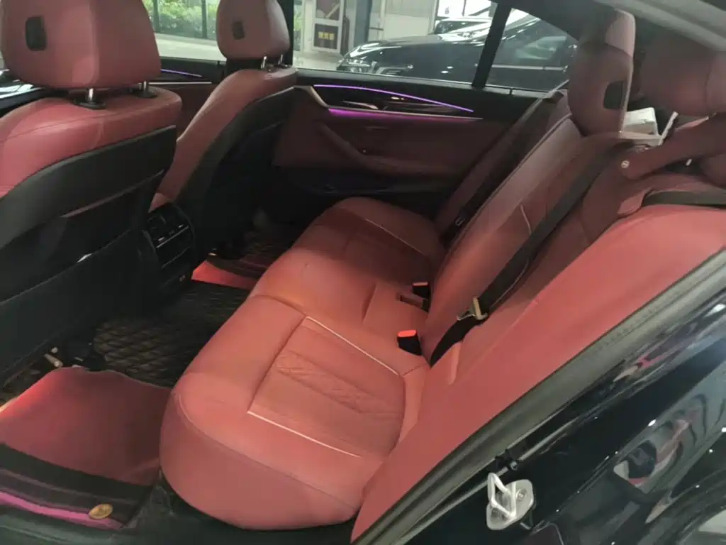 BMW 5 Series — миниатюра 17
