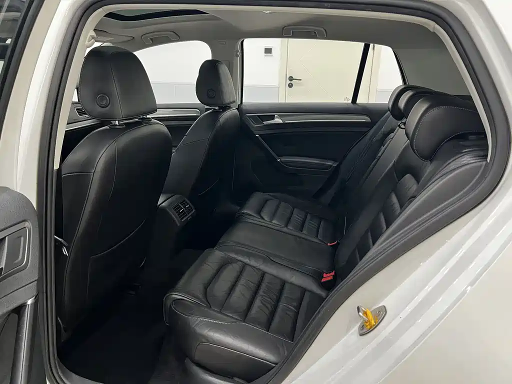 Volkswagen Golf — миниатюра 13