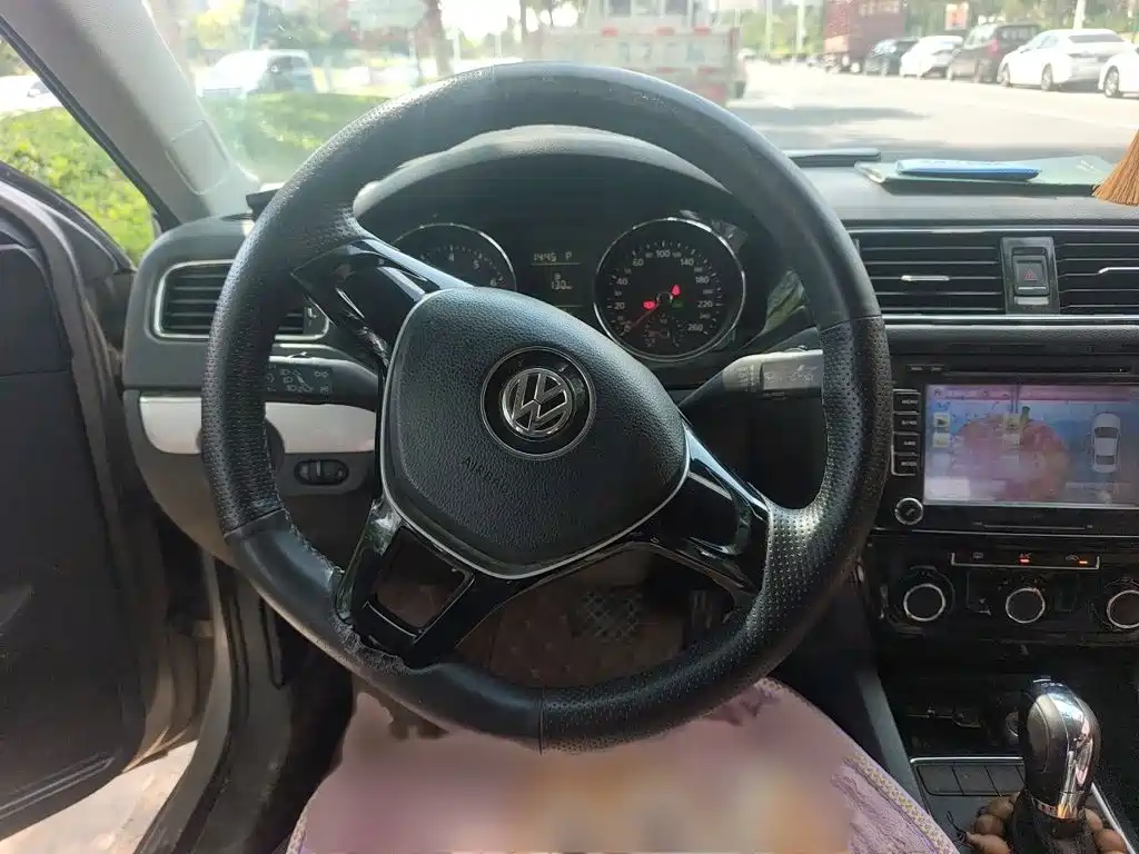 Volkswagen Sagitar — миниатюра 3