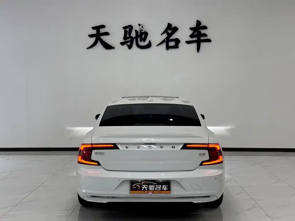 Volvo S90 — миниатюра 3