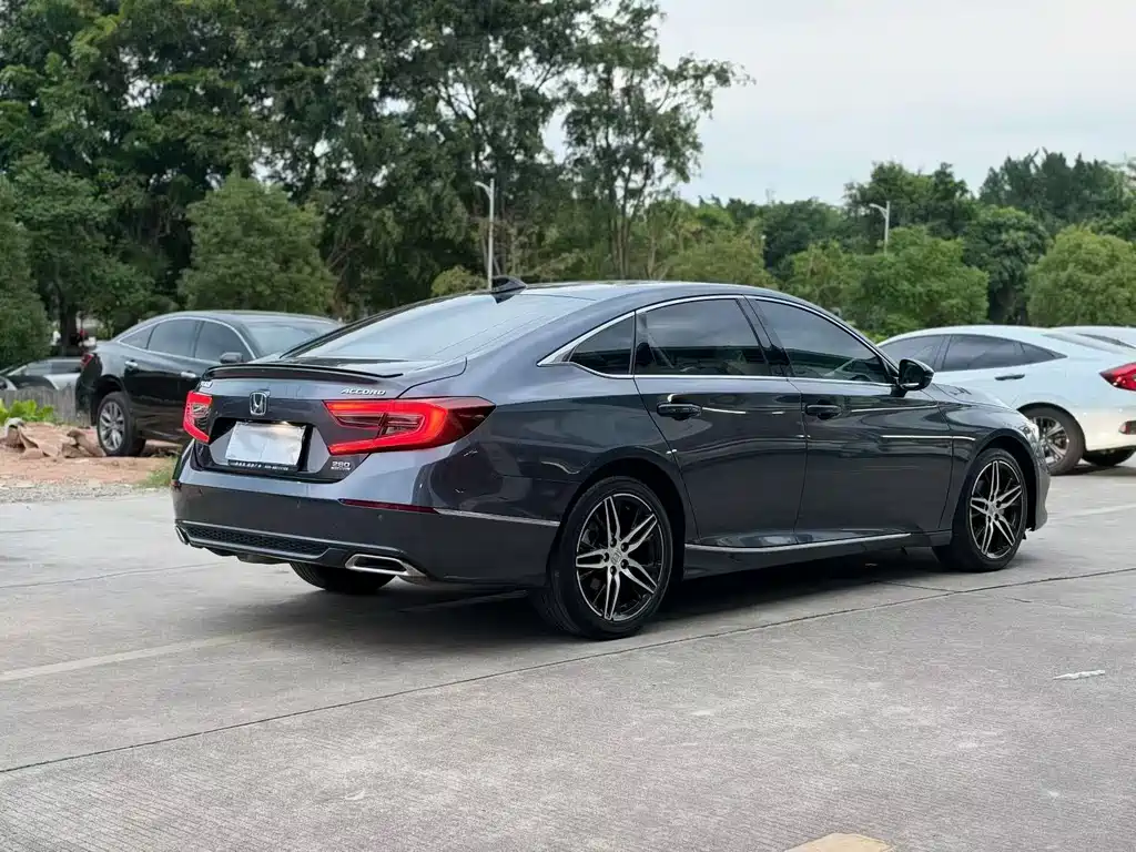 Honda Accord — миниатюра 7
