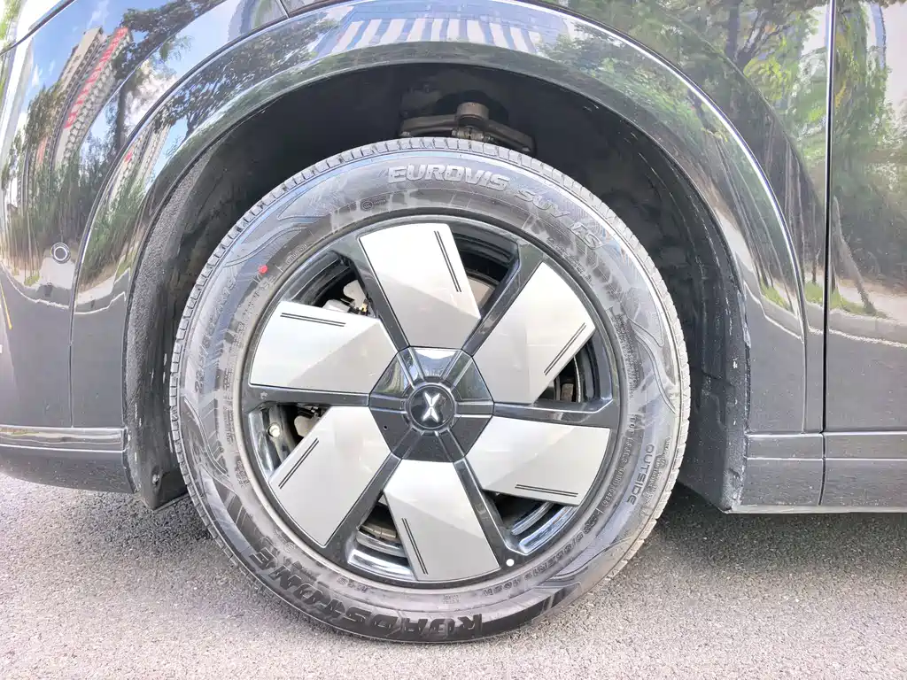 XPeng X9 — миниатюра 9