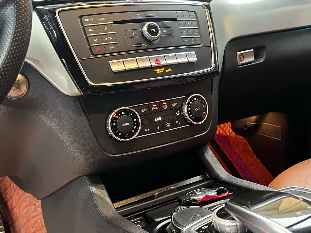Mercedes-Benz GLE (Import) — миниатюра 21