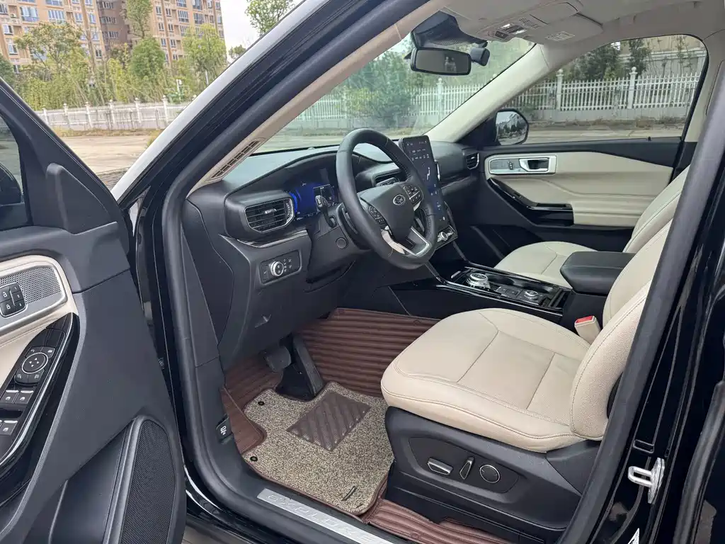 Ford Explorer — миниатюра 3