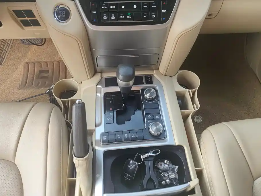 Toyota Land Cruiser — миниатюра 16