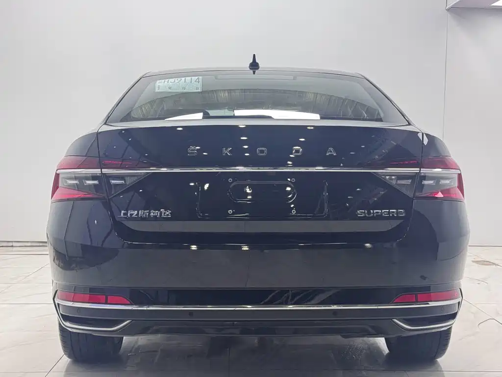 Skoda Superb — миниатюра 5