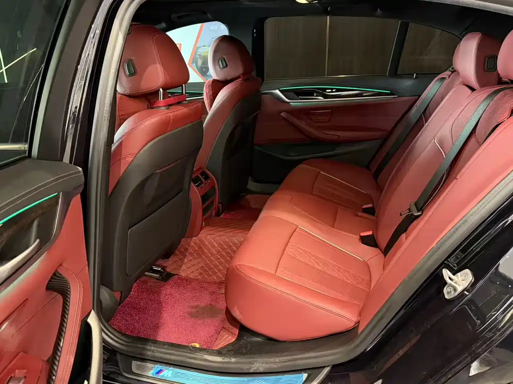BMW 5 Series — миниатюра 5
