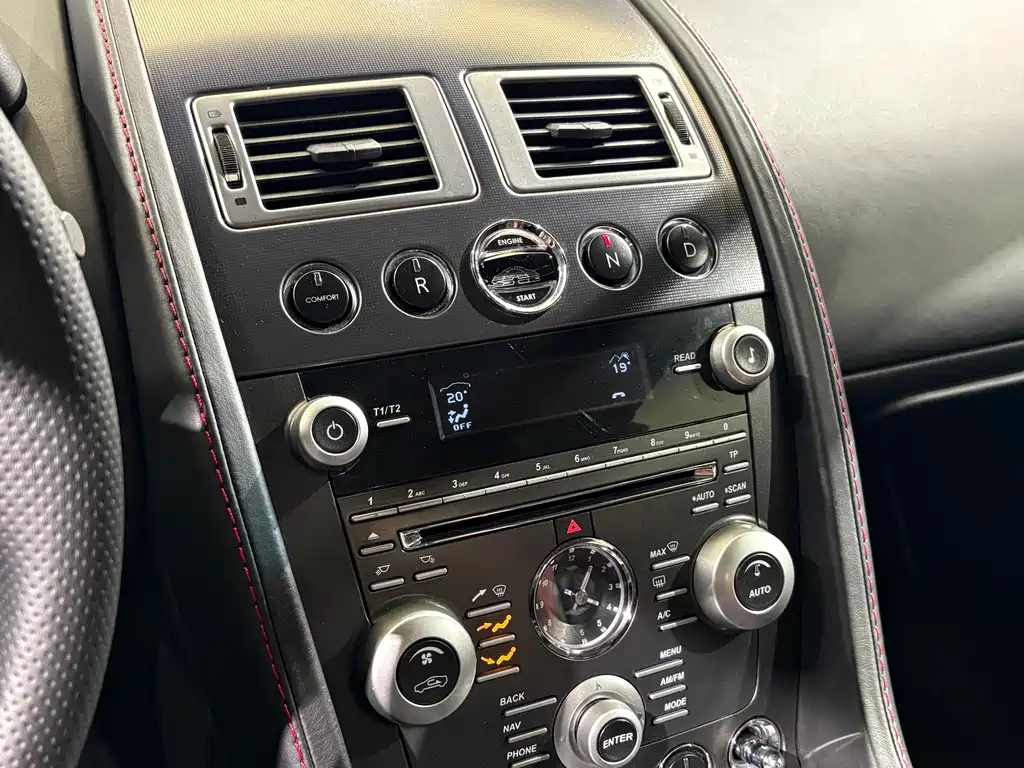 Aston Martin V8 Vantage 2011 4.7L Sportshift Coupe