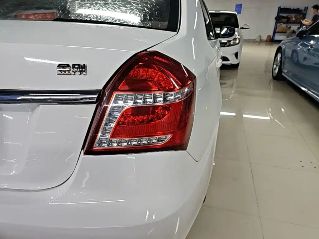 Geely King Kong — миниатюра 8