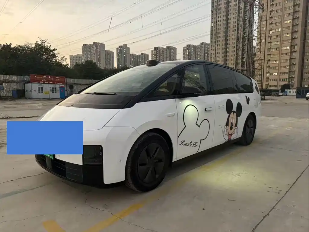 Li Auto Li MEGA