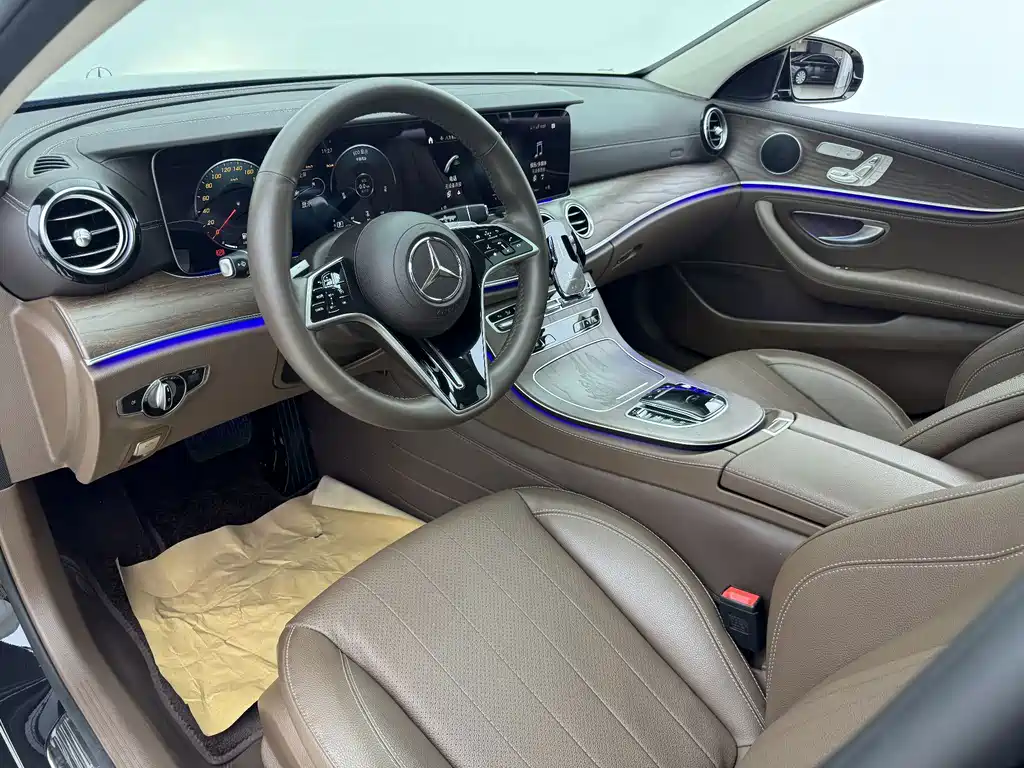 Mercedes-Benz E-Class — миниатюра 9