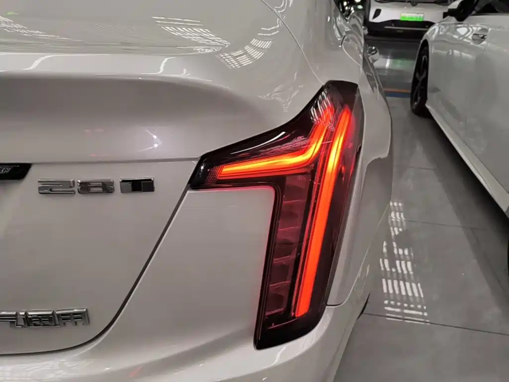 Cadillac CT5 — миниатюра 8