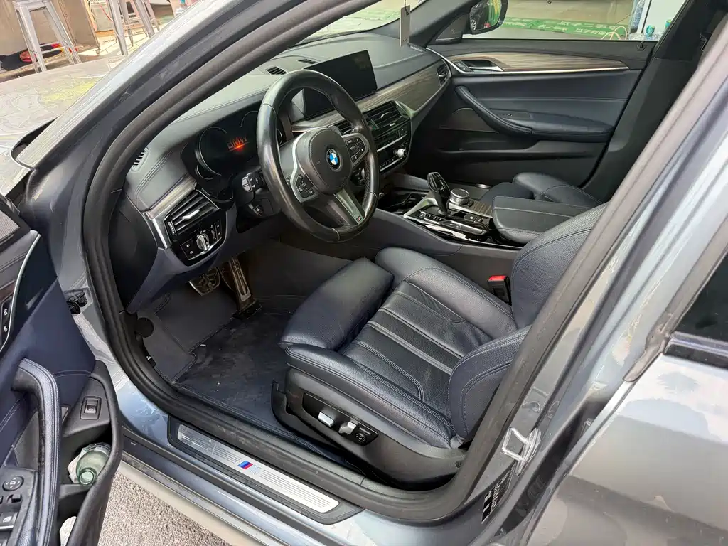BMW 5 Series (Import) — миниатюра 7
