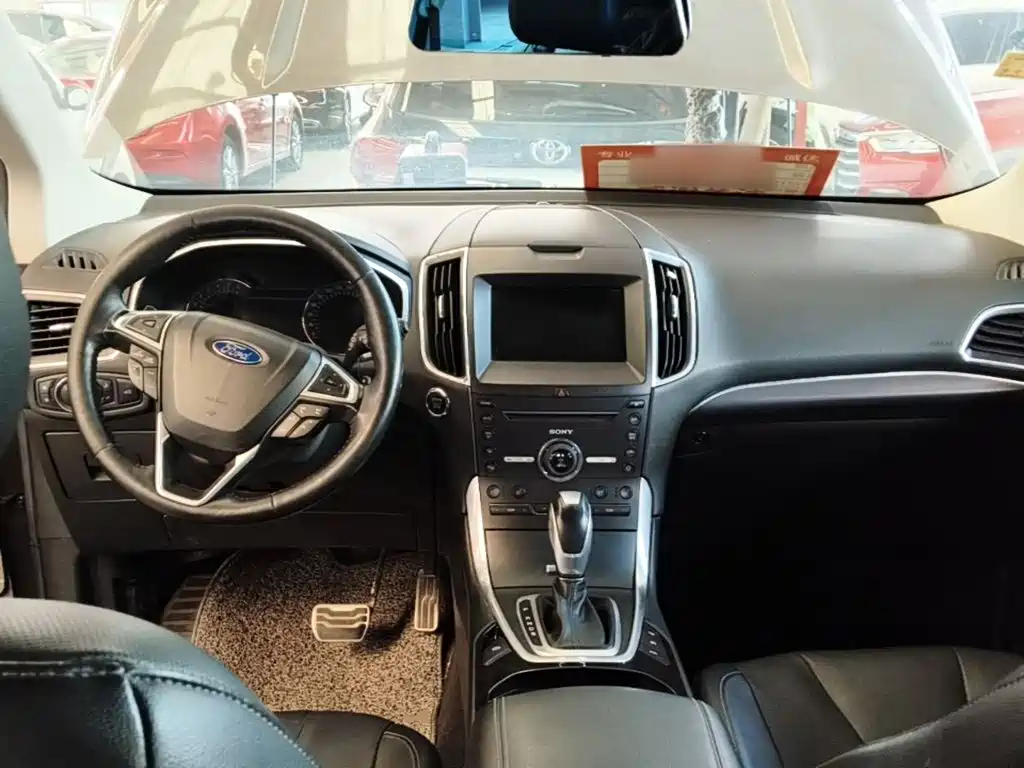 Ford Edge — миниатюра 10