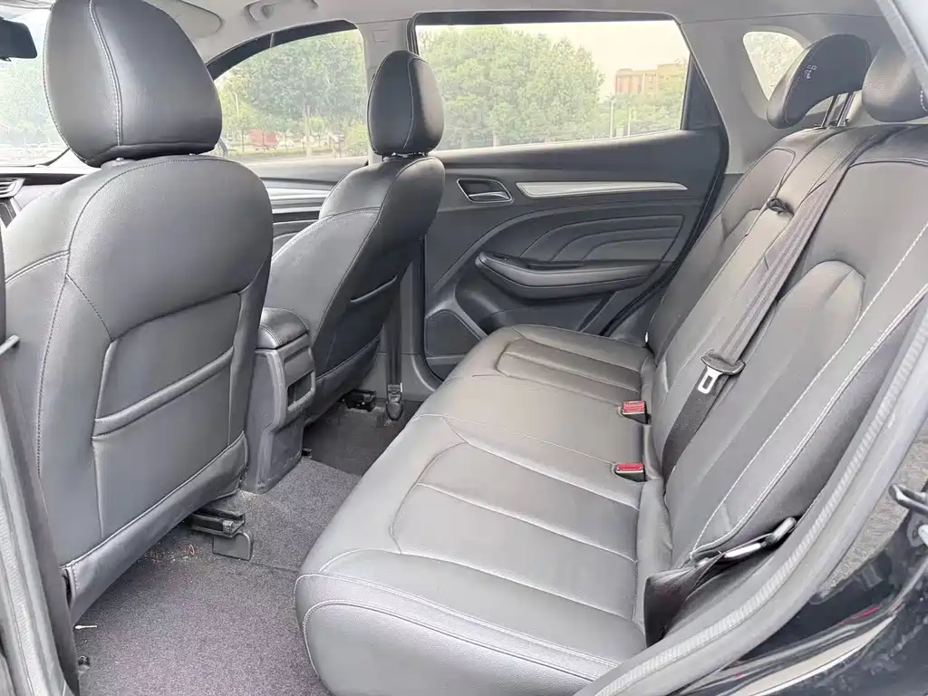 Roewe RX3 — миниатюра 6