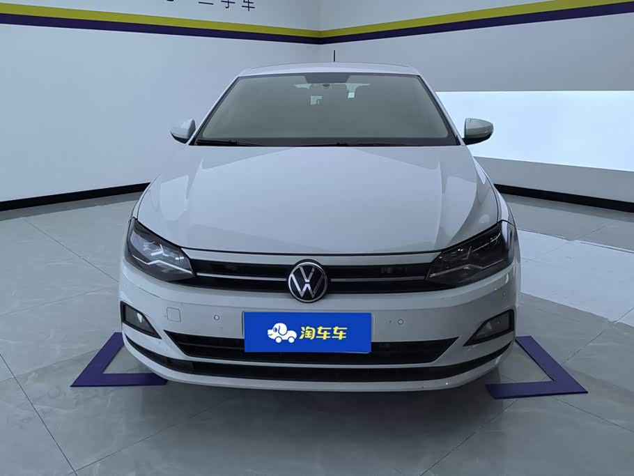 Volkswagen Polo 1.5 л 2023 г. Белый, пробег 40100 км