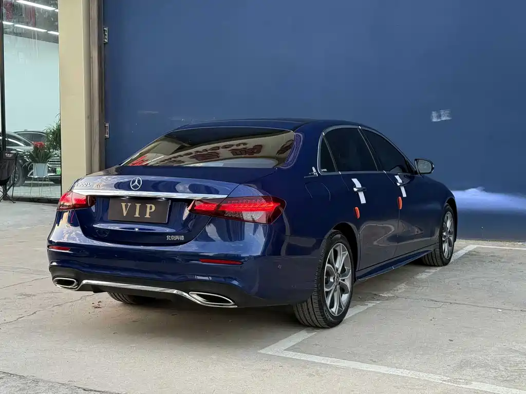Mercedes-Benz E-Class — миниатюра 7