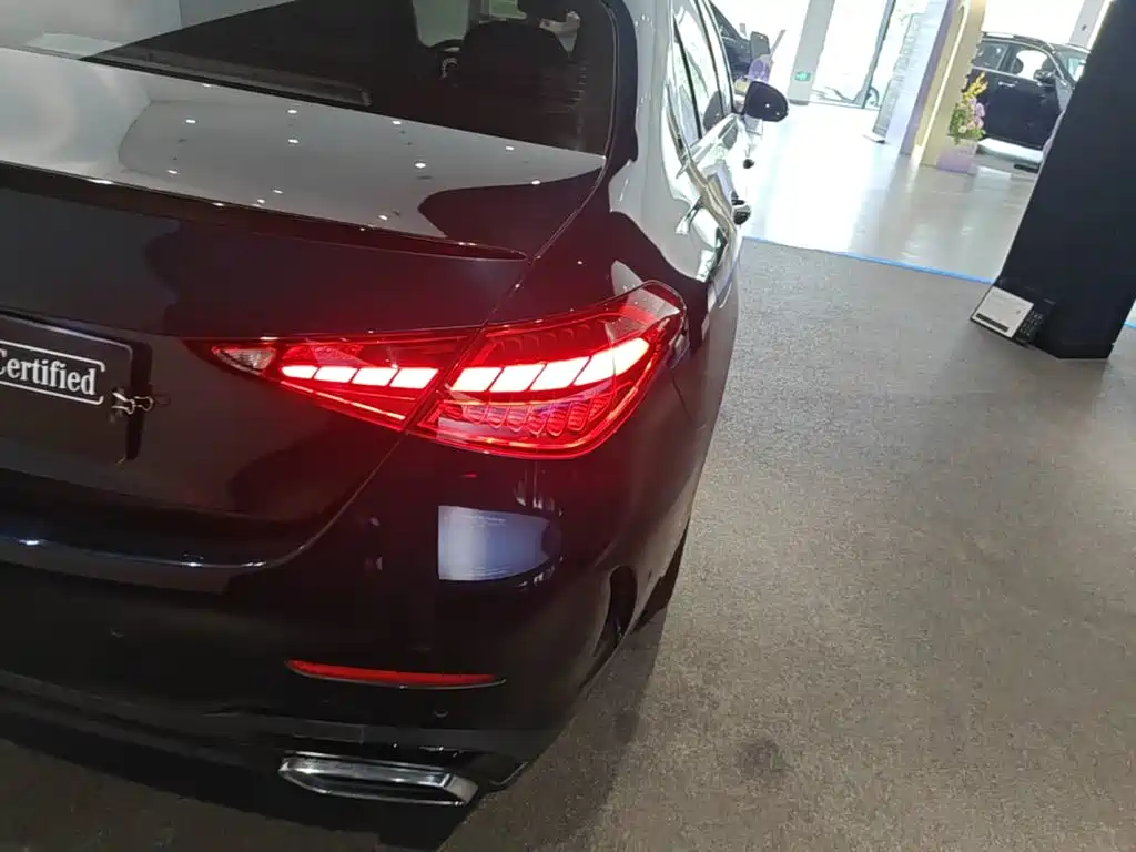 Mercedes-Benz C-Class — миниатюра 8