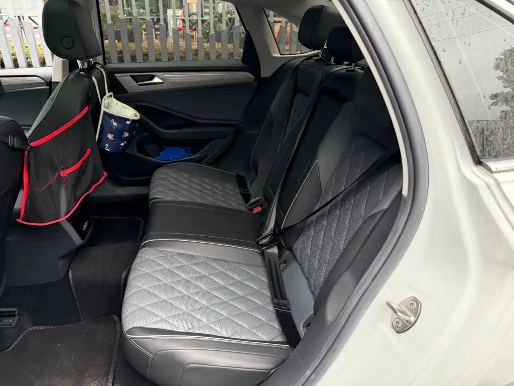 Volkswagen Sagitar — миниатюра 12
