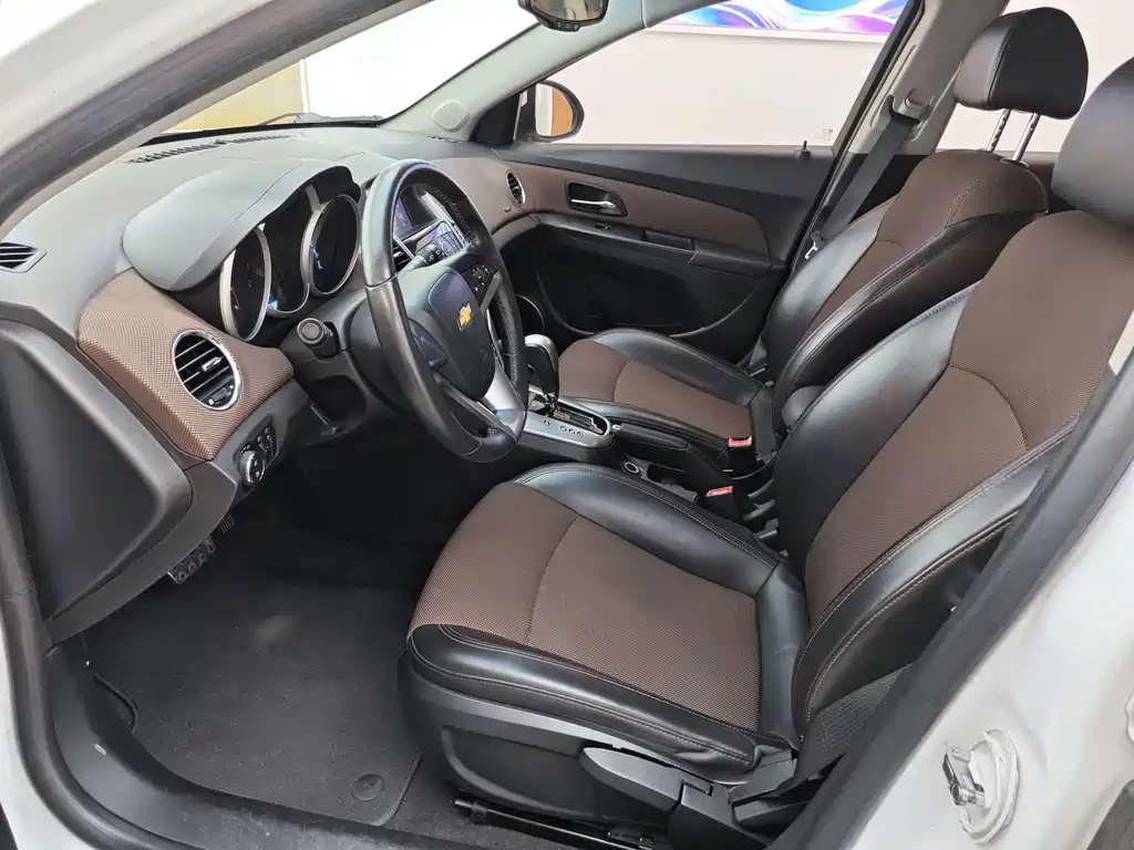 Chevrolet Cruze — миниатюра 8