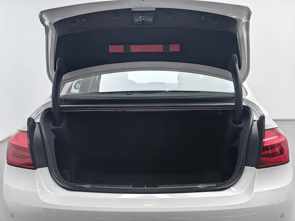 BMW 3 Series — миниатюра 16