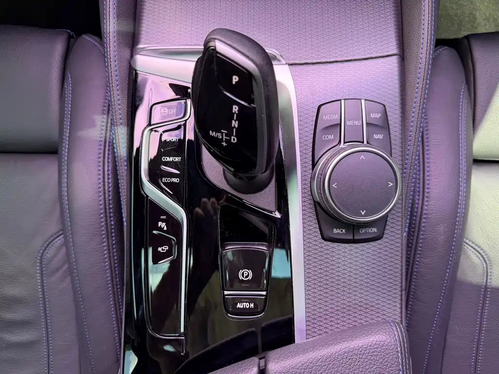 BMW 5 Series (Import) — миниатюра 13