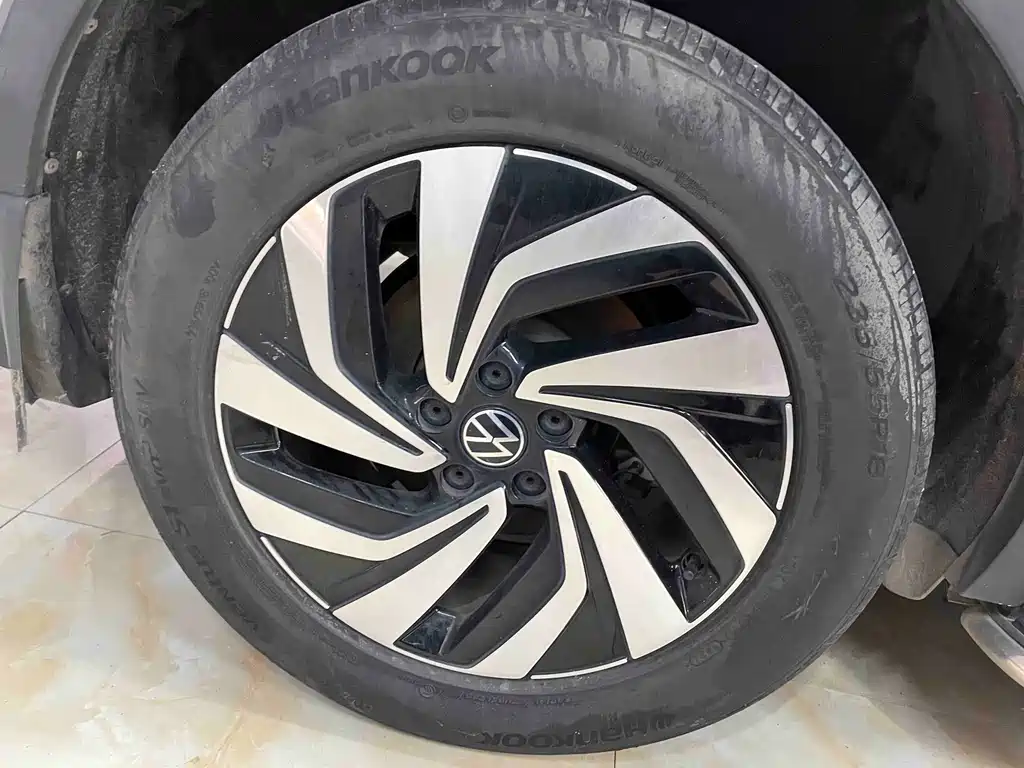 Volkswagen Tiguan L — миниатюра 23