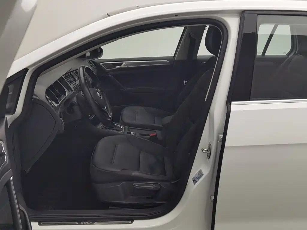 Volkswagen Golf — миниатюра 10