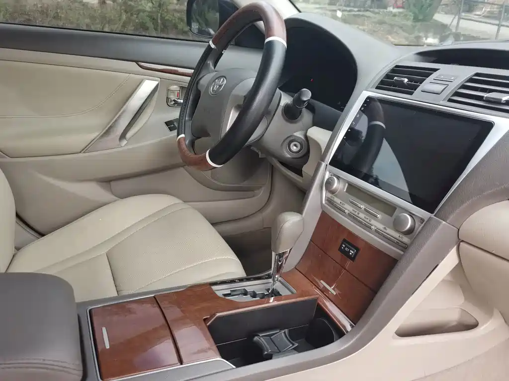 Toyota Camry — миниатюра 11