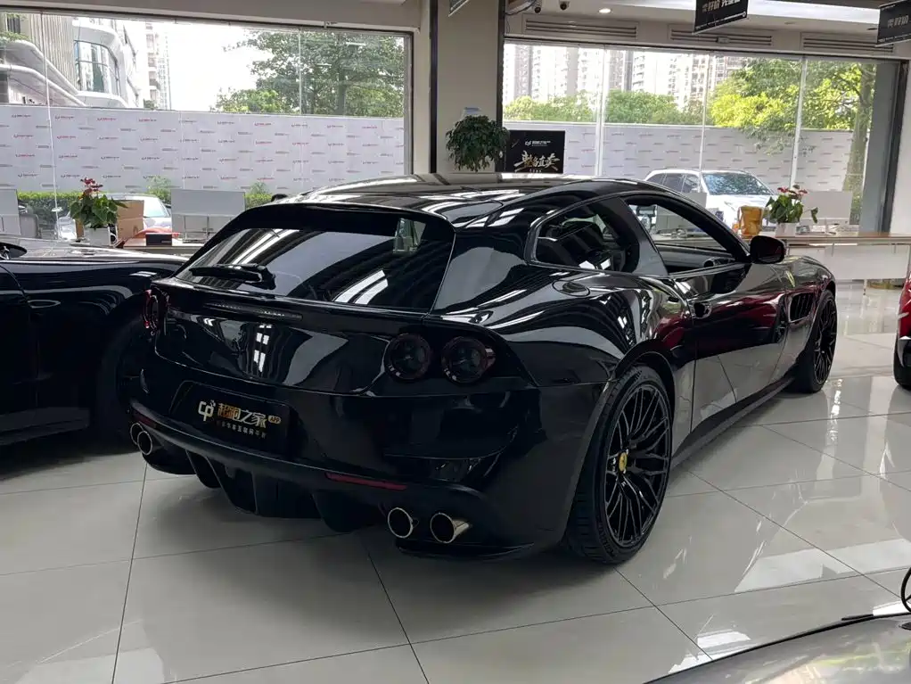 Ferrari GTC4Lusso — миниатюра 8