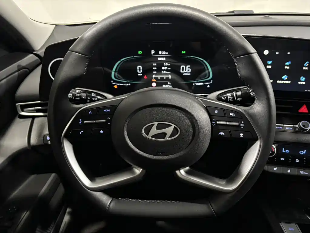 Hyundai Elantra — миниатюра 11