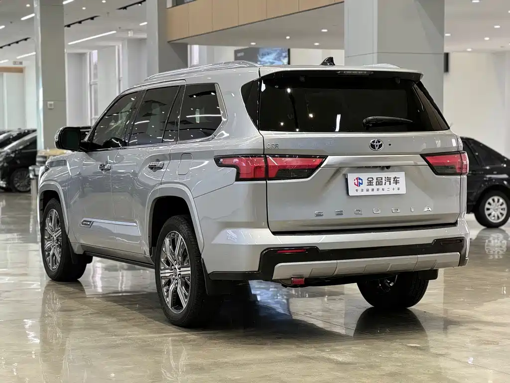 Toyota Sequoia — миниатюра 6