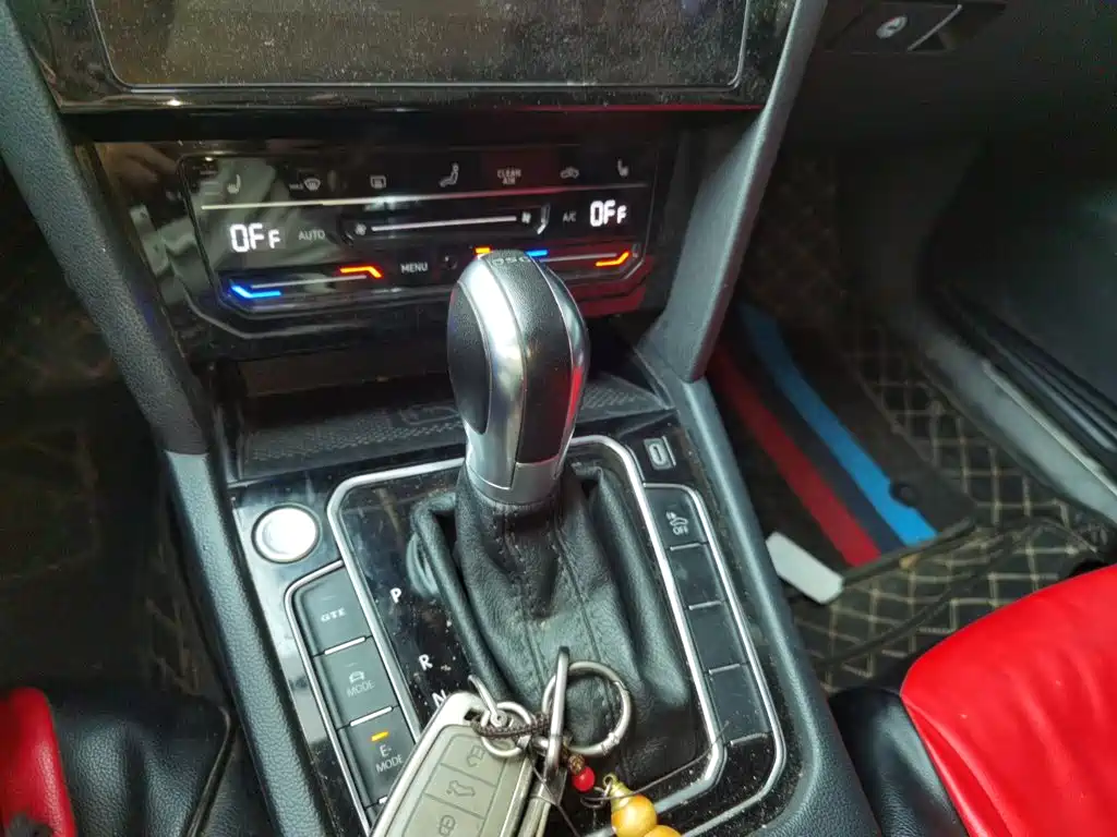 Volkswagen Magotan PHEV — миниатюра 15