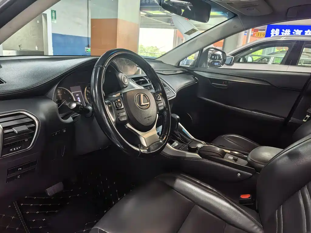 Lexus NX 2015 200t